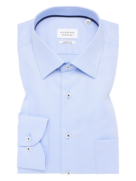 Camisa Eterna MODERN FIT NATTÉ azul claro con cuello Kent de corte moderno