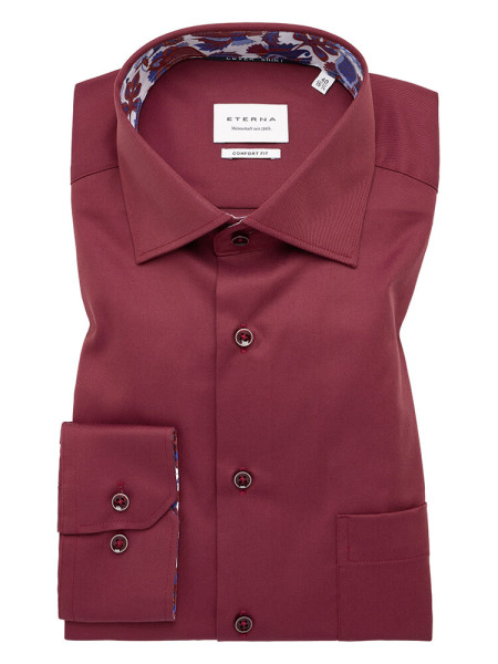 Camisa Eterna COMFORT FIT TWILL rojo oscuro con cuello Kent de corte clásico