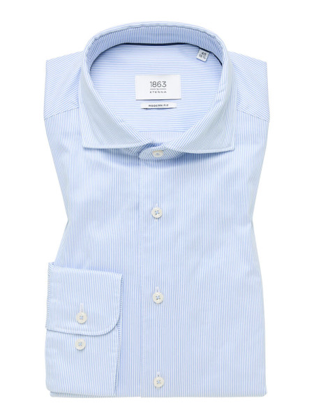 Camisa Eterna MODERN FIT TWILL RAYAS azul claro con cuello Seccionado de corte moderno