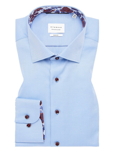 Camisa Eterna SLIM FIT TWILL azul claro con cuello Kent de corte estrecho